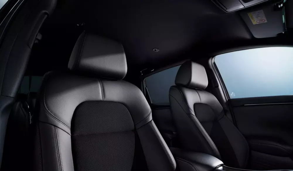 Nội thất tối màu của Honda ZR-V 2026 bản Black Style