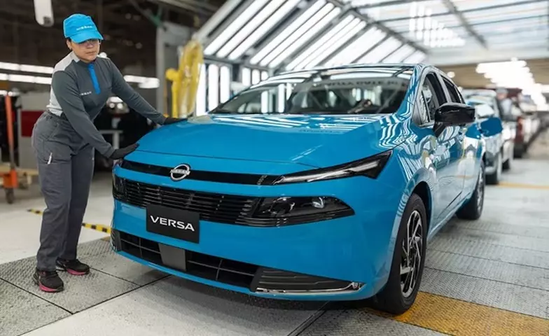 Nissan Versa 2026 xuất xưởng tại nhà máy