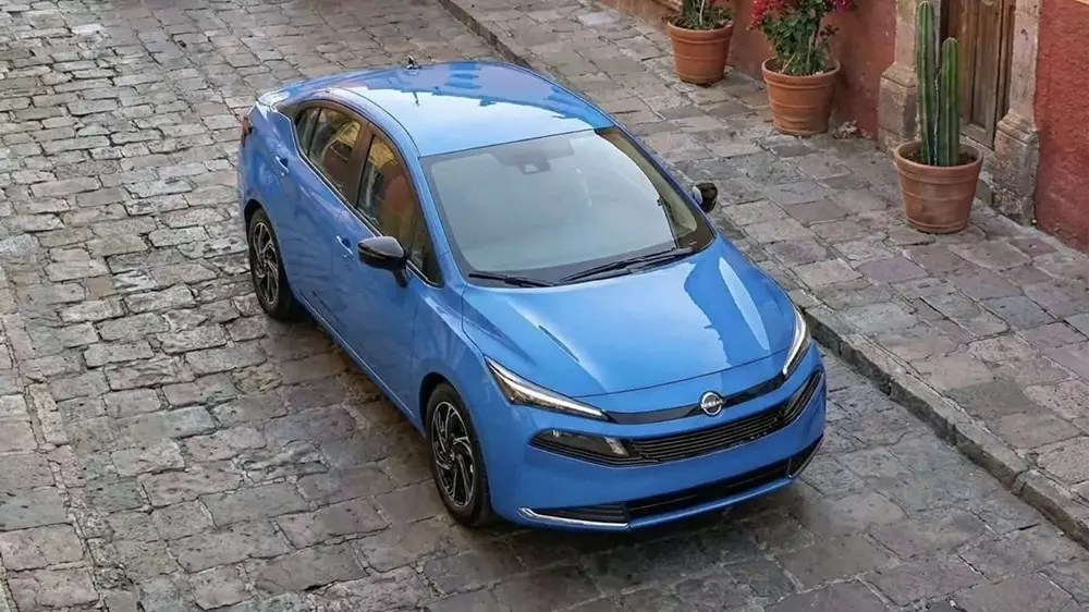 Nissan Versa 2026 có thêm màu xanh mới
