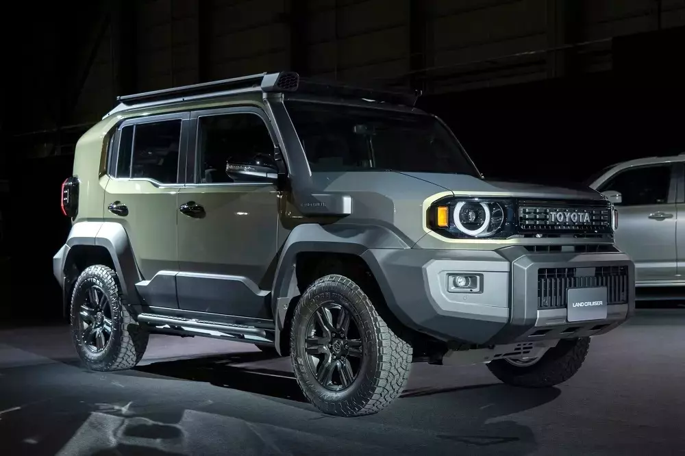 Toyota Land Cruiser FJ dùng đèn pha tròn