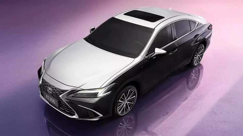 Lexus ES đời cũ được bổ sung diện mạo như xe siêu sang Maybach Lexus ES đời cũ được bổ sung diện mạo như xe siêu sang Maybach
