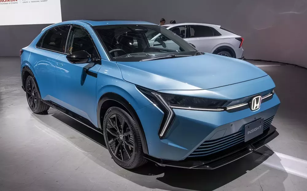 Khách hàng ném đá Honda vì cho rằng hãng dùng thị trường Nhật Bản để giải phóng xe tồn kho