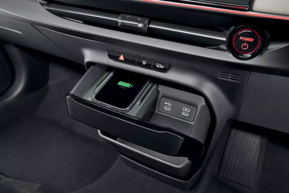 Honda e:N2 được trang bị sạc không dây