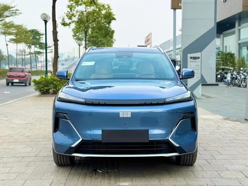 Cận cảnh khu vực đầu xe của Geely EX5 EM-i