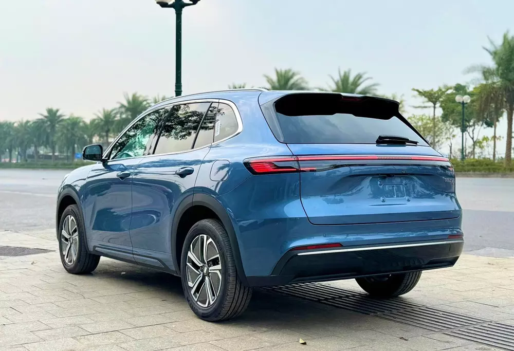 Geely EX5 EM-i có thể chạy 130 km mà không tốn một giọt xăng