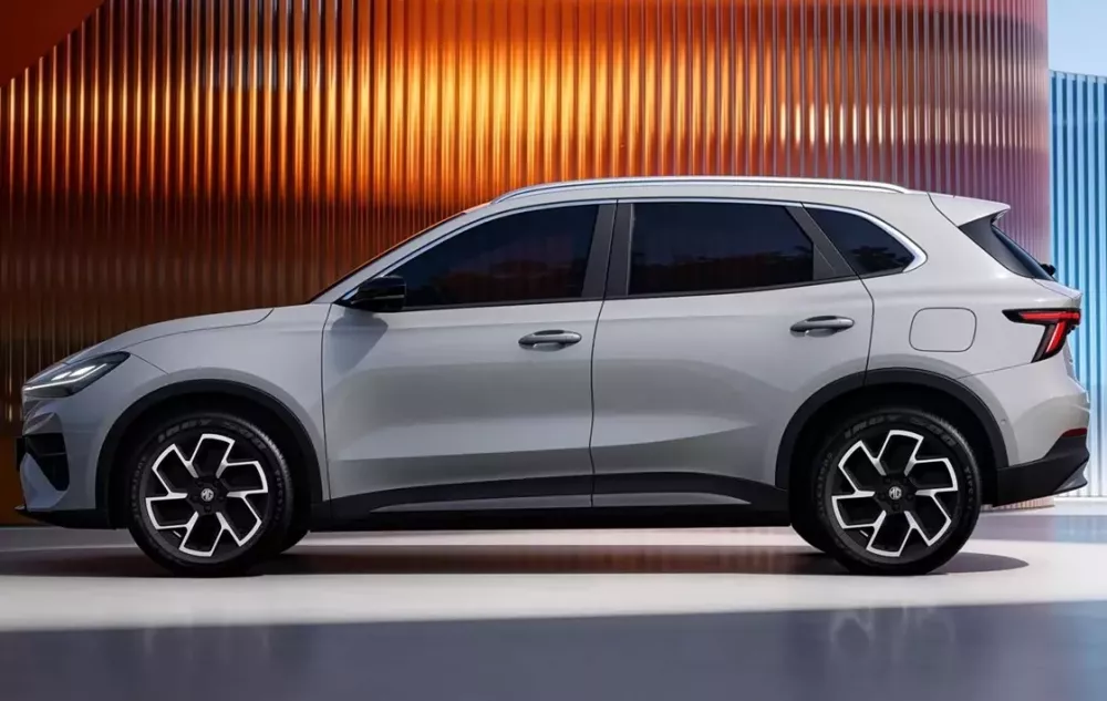 MG 4X nhìn từ bên sườn