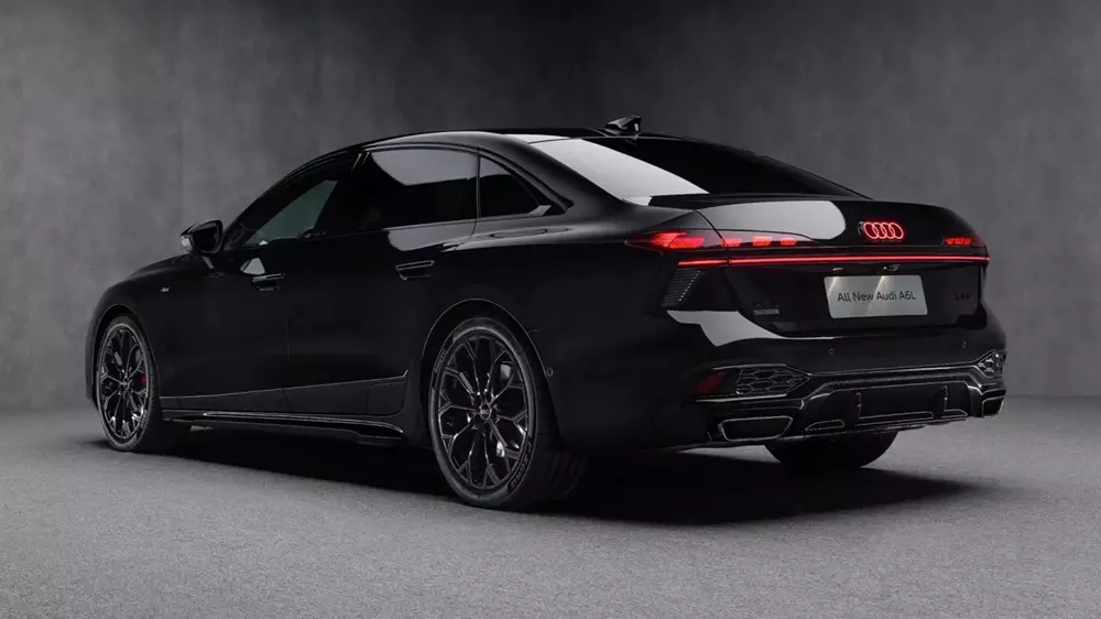 Audi A6L 2026 sở hữu cửa sau kéo dài rõ rệt