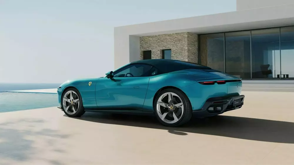 Ferrari Amalfi Spider có thể đóng/mở chỉnh điện Ferrari Amalfi Spider có thể đóng/mở chỉnh điện