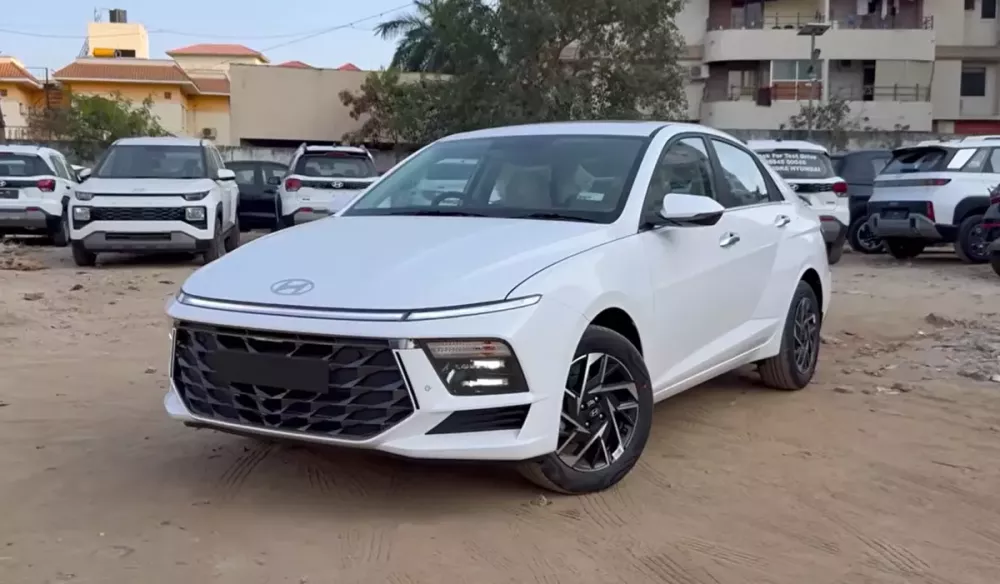 Ngắm hình ảnh bằng xương, bằng thịt của Hyundai Accent 2026 mới về đại lý