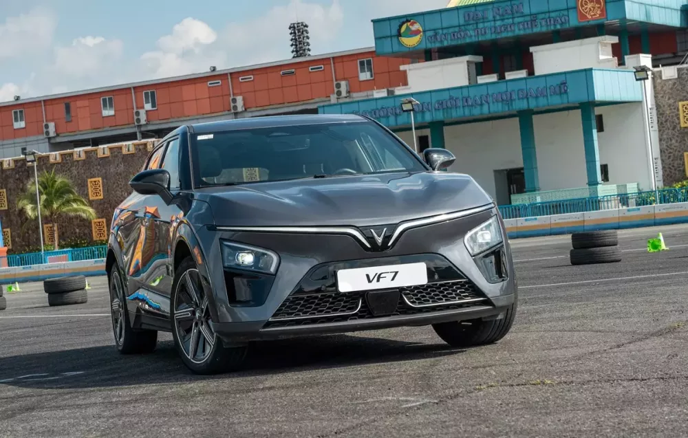 VinFast VF 7
