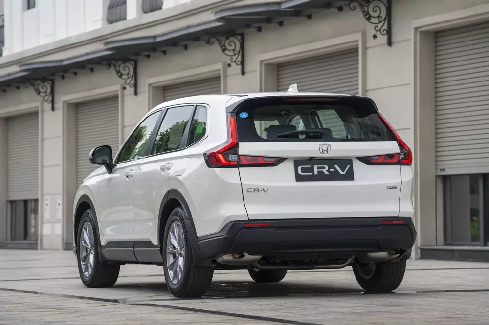 Honda CR-V 2026 máy xăng có thêm một số trang bị tiện nghi và an toàn mới