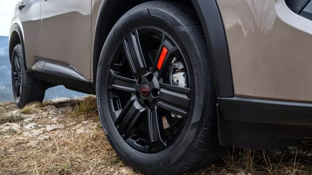 Bộ mâm đen bóng của Nissan X-Trail N-Trek 2026 Bộ mâm đen bóng của Nissan X-Trail N-Trek 2026