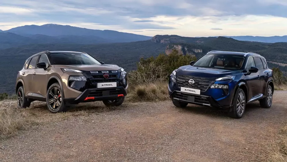 Nissan X-Trail 2026 màu xanh đậm và vàng cát mới Nissan X-Trail 2026 màu xanh đậm và vàng cát mới