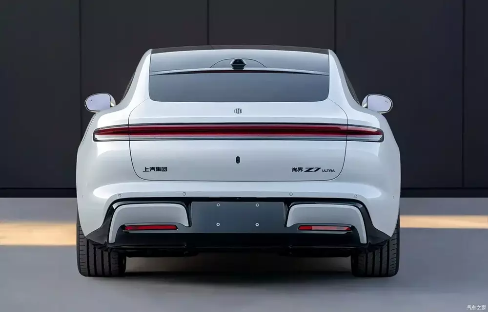 Saic Z7 nhìn từ phía sau