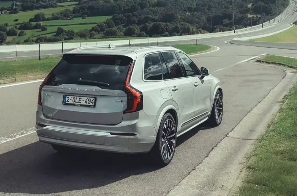 Volvo XC90 2026 dùng động cơ mild hybrid