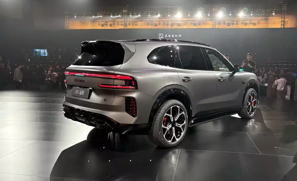 Zeekr 8X nhìn từ phía sau