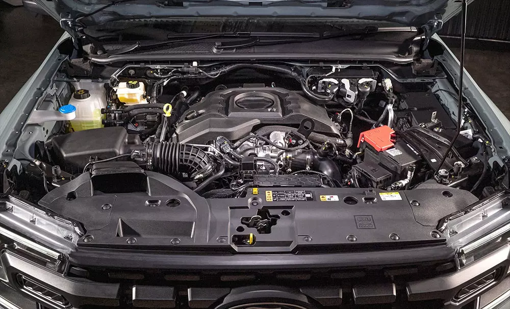 Ford Ranger Super Duty dùng động cơ diesel V6