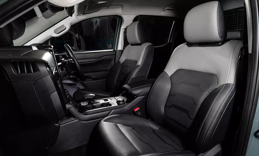 Ford Ranger Super Duty sở hữu ghế trước chỉnh điện/thông gió