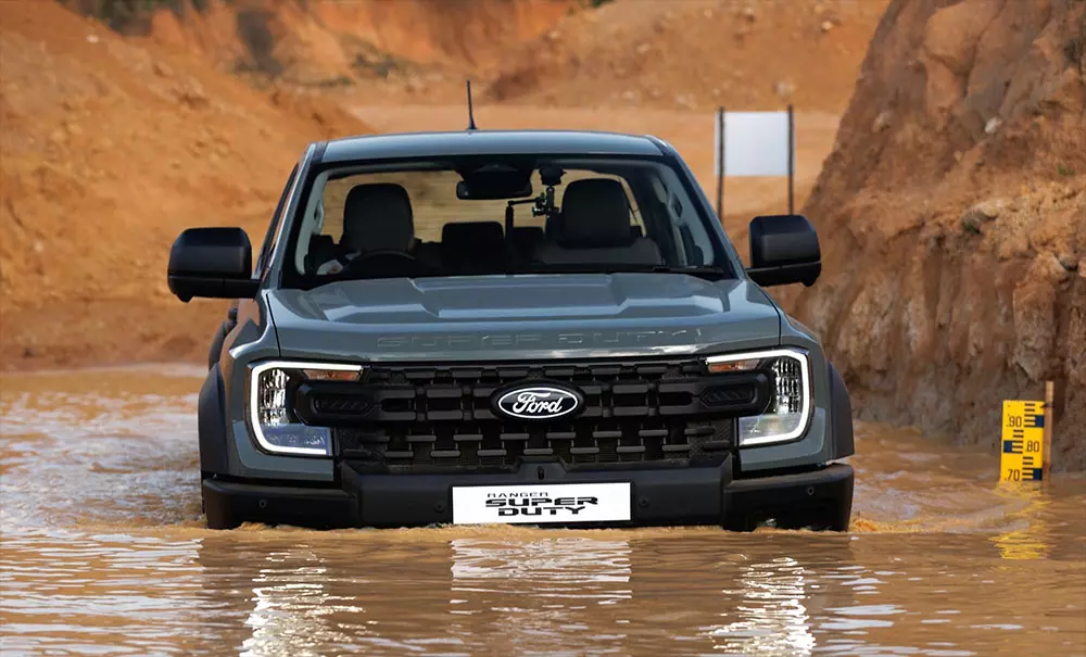 Ford Ranger Super Duty có khả năng lội nước 850 mm