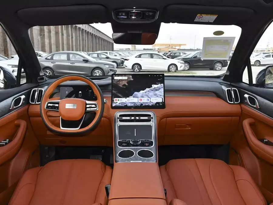 Khoang lái của Geely Galaxy M7 