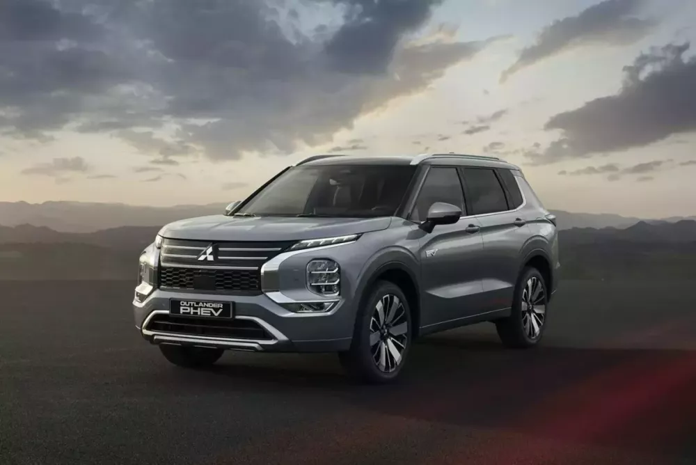 Mitsubishi Outlander PHEV 2026 trình làng, chạy được hơn 70 km mà không tốn 1 giọt xăng