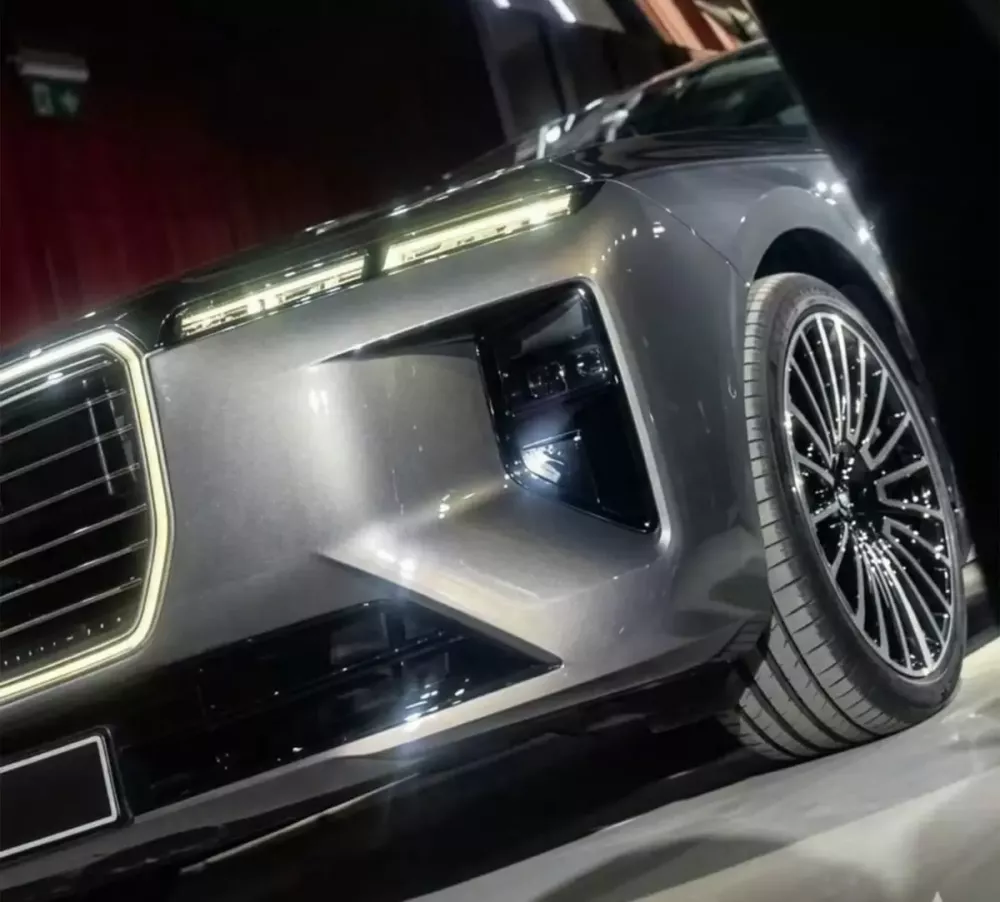 BMW 7-Series mới được trang bị cụm đèn pha sắc nét hơn