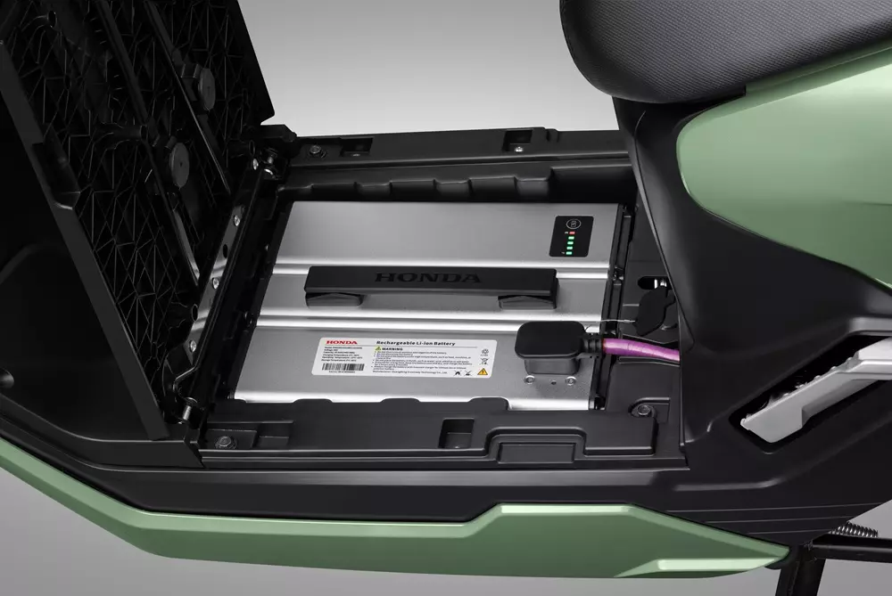 Honda ICON e: xe điện học sinh bất ngờ lại được trung niên ưa chuộng nhờ lý do này