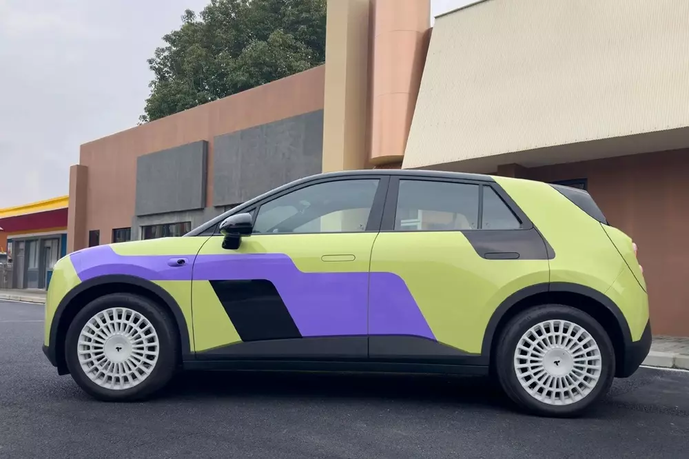 Nio Firefly Millennium Wave Special Edition được sơn màu xanh cốm và tím neon trẻ trung