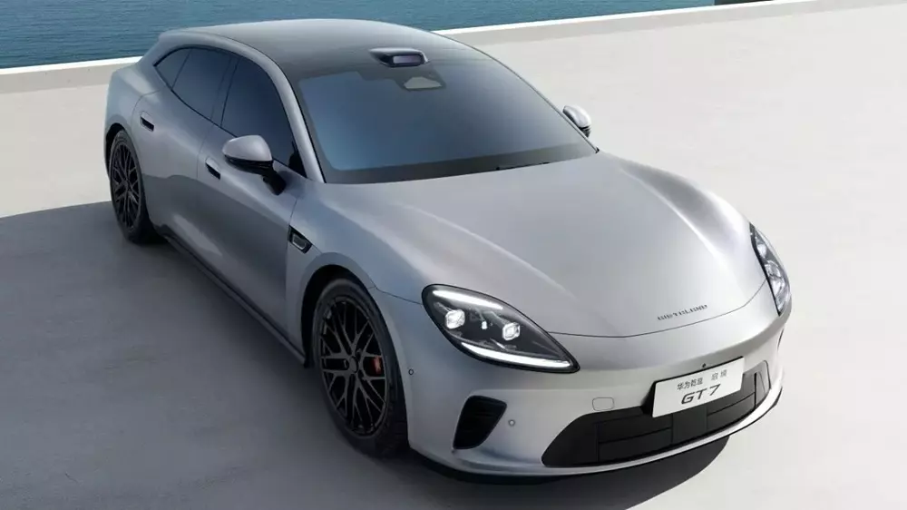 Aistaland GT7 sở hữu thiết kế đầu xe lấy cảm hứng từ Porsche Taycan