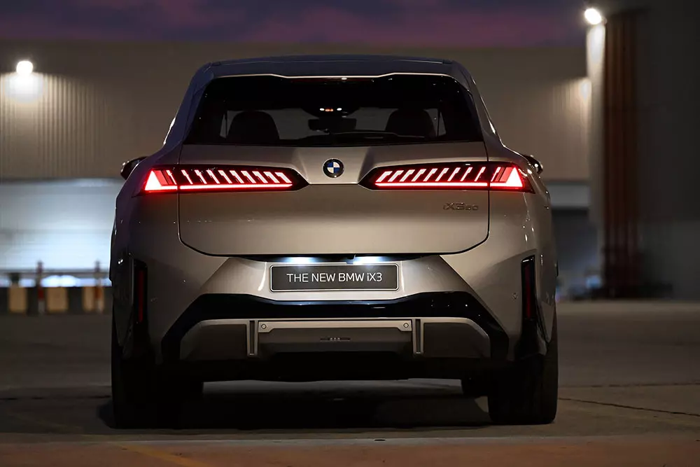 Chưa rõ BMW iX3 có được bán ở Việt Nam hay không Chưa rõ BMW iX3 có được bán ở Việt Nam hay không