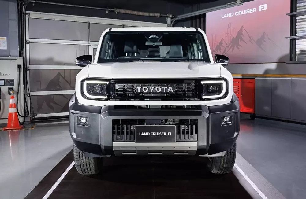 Toyota Land Cruiser FJ sở hữu thiết kế vuông vức Toyota Land Cruiser FJ sở hữu thiết kế vuông vức
