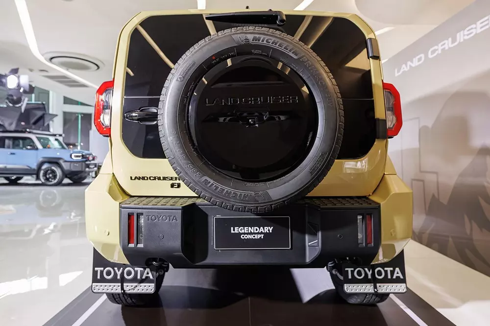 Chưa rõ liệu hãng Toyota có kế hoạch đưa Land Cruiser FJ Legend lên dây chuyền sản xuất thương mại hay không.