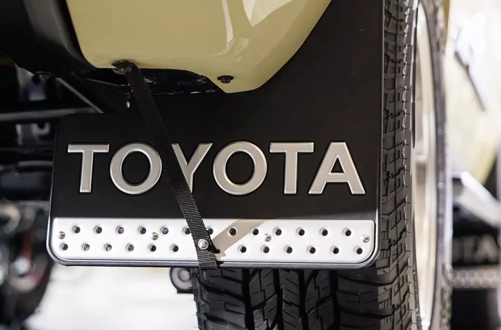 Tấm chắn bùn dành riêng cho Toyota Land Cruiser FJ Legend 