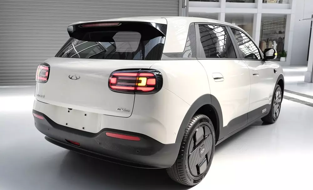 Chery Q dùng mô-tơ điện nằm trên cầu sau Chery Q dùng mô-tơ điện nằm trên cầu sau