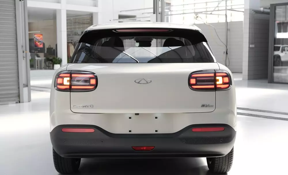 Chery Q nhìn từ phía sau Chery Q nhìn từ phía sau