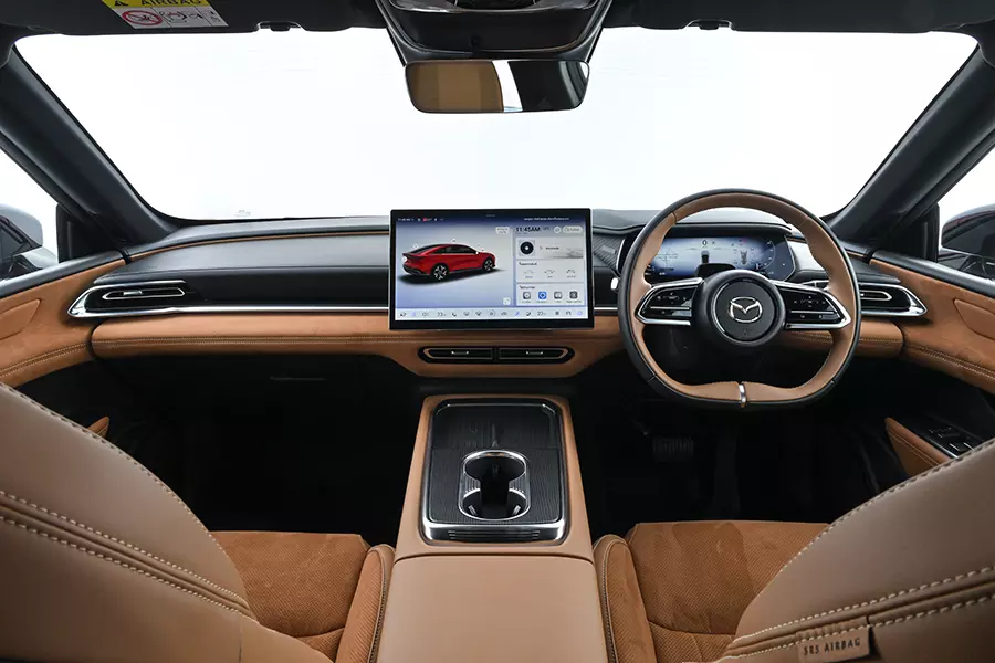 Nội thất của Mazda 6e với gói Exclusive Nappa Suede