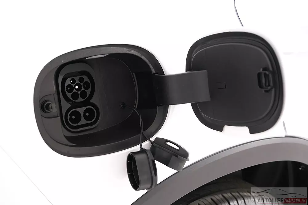 Cổng sạc của BYD Sealion 5