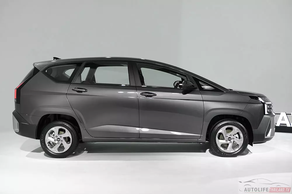 Hyundai Stargazer 2026 dài hơn đời cũ