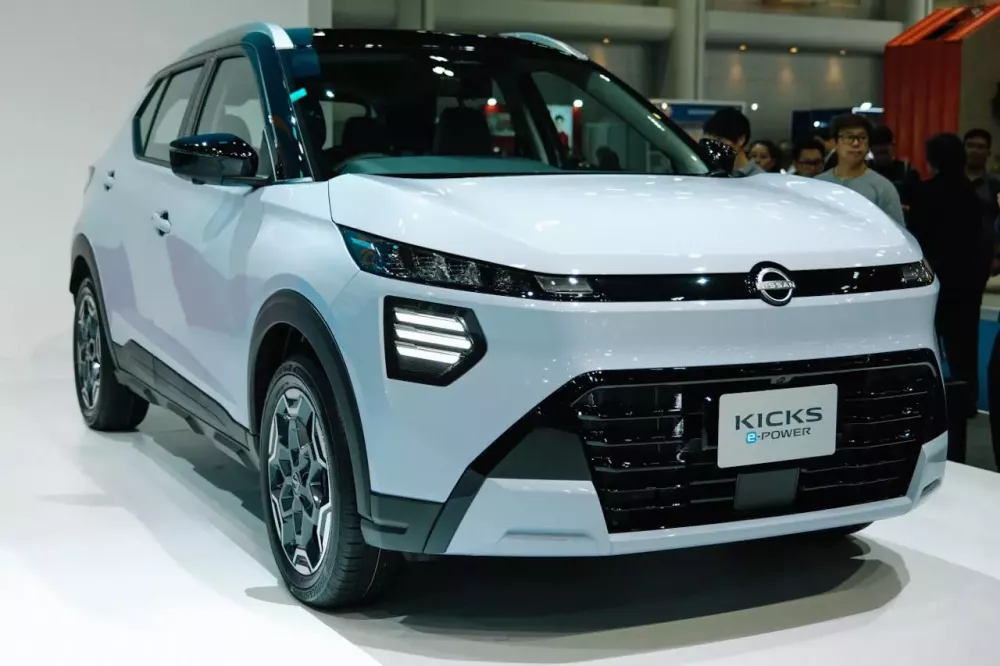 Nissan Kicks 2026 màu trắng