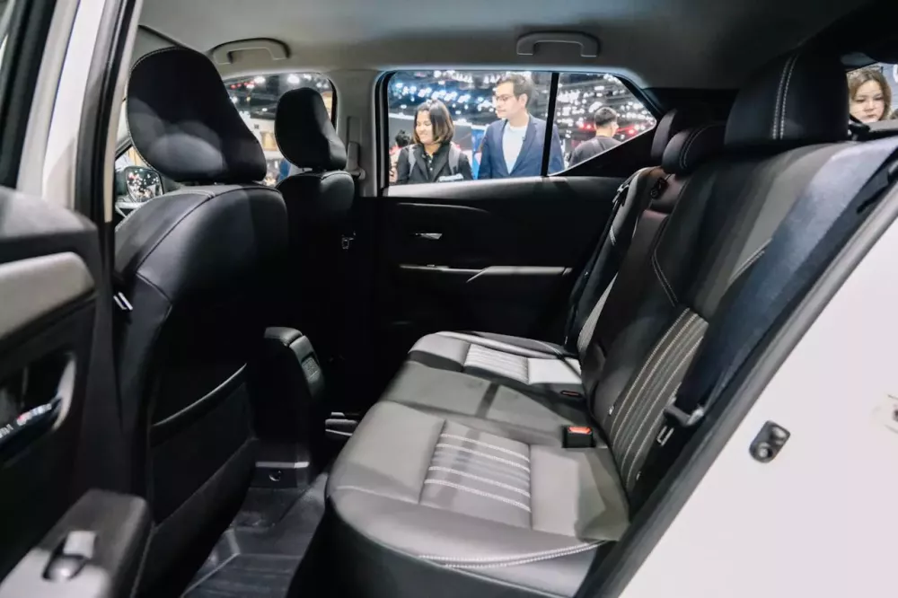 Hàng ghế sau của Nissan Kicks 2026 vẫn không có cửa gió điều hòa