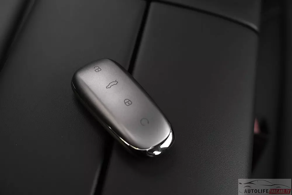 Chìa khóa của Omoda C5 EV 2026