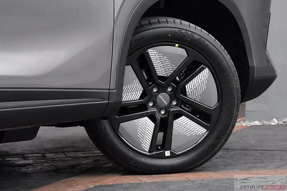 Mâm 18 inch của Omoda C5 EV 2026