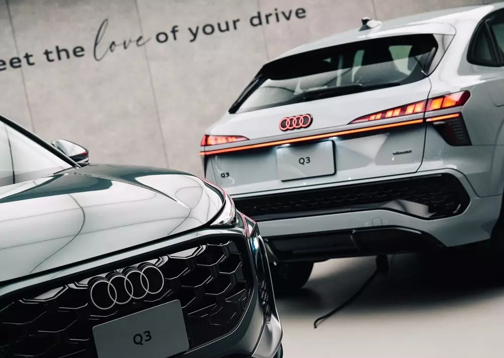 Audi Q3 2026 sở hữu đèn hậu ăn sâu vào bên trong cửa cốp