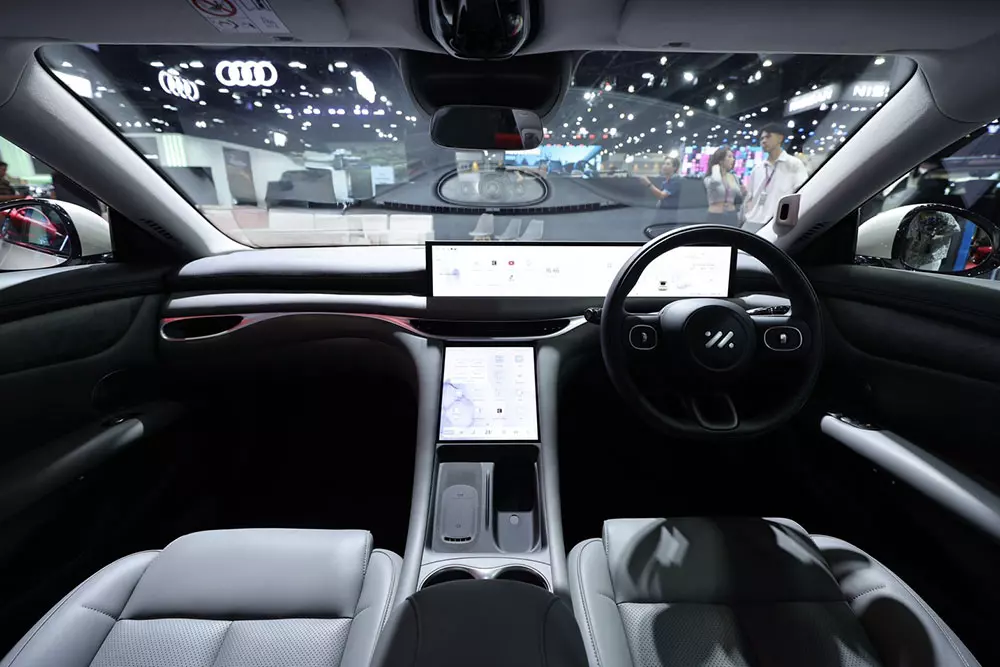 Khoang lái của MG IM5 Khoang lái của MG IM5