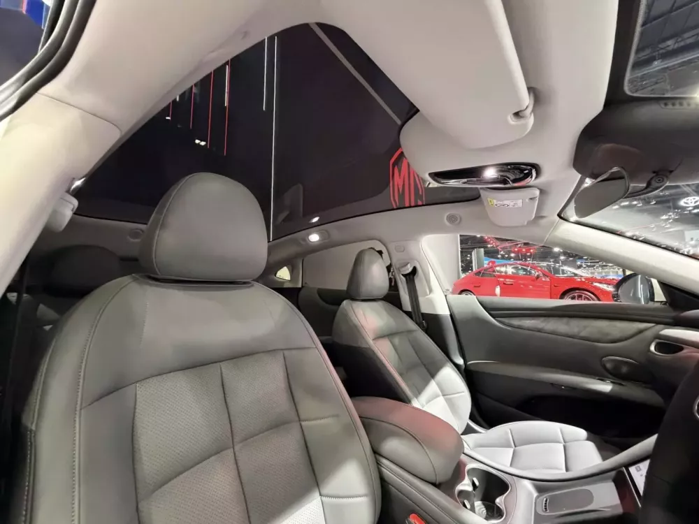 Hàng ghế trước của MG IM5 Hàng ghế trước của MG IM5