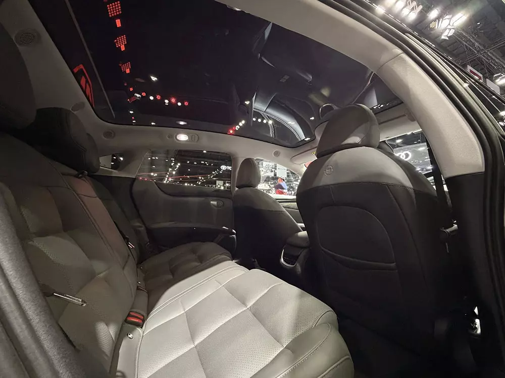 Hàng ghế sau của MG IM5 Hàng ghế sau của MG IM5