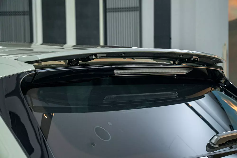 Cánh gió mui của Porsche Cayenne Electric Cánh gió mui của Porsche Cayenne Electric