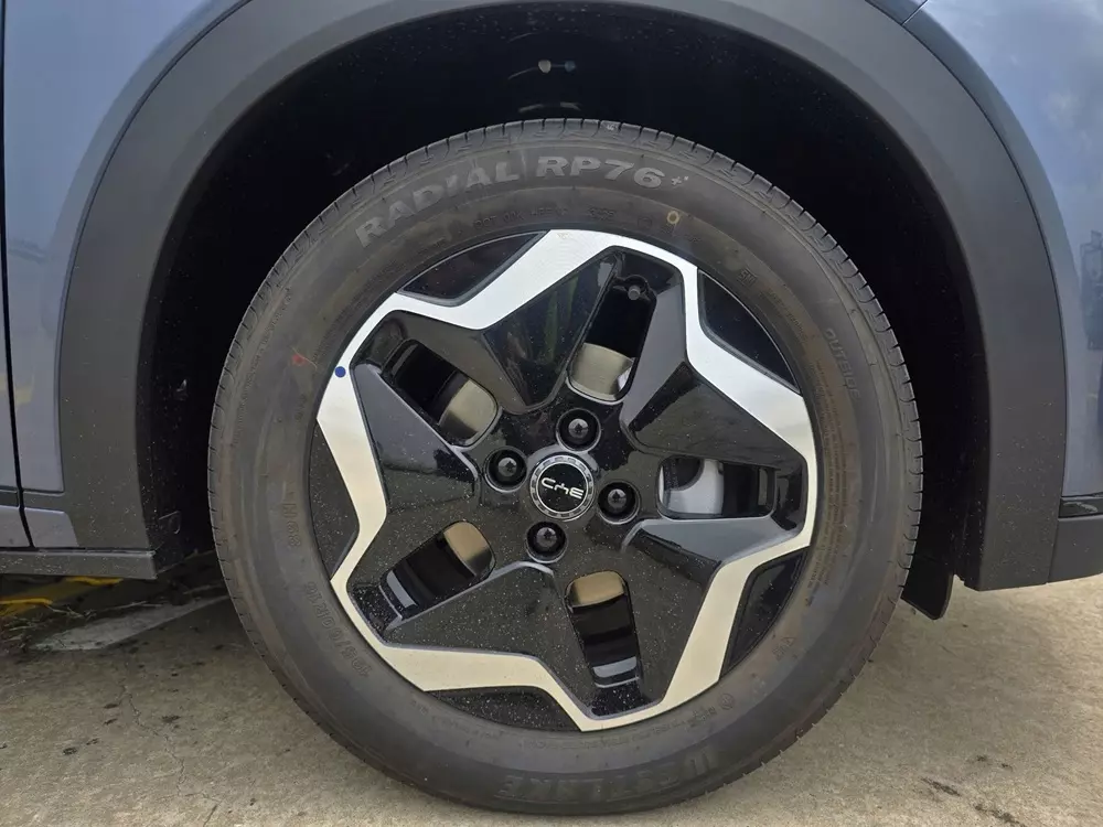 BYD Dolphin 2026 vẫn dùng mâm 16 inch như cũ BYD Dolphin 2026 vẫn dùng mâm 16 inch như cũ