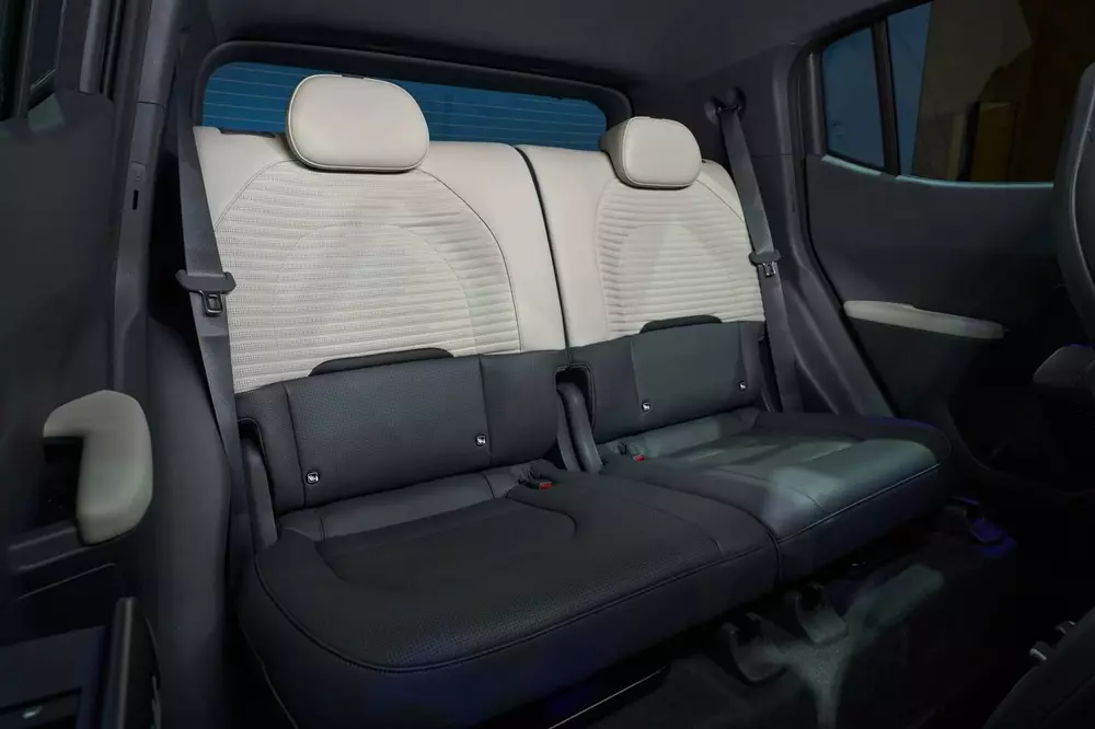 Kia EV2 có 2 cấu hình nội thất là 4 chỗ và 5 chỗ