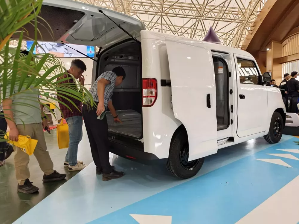 VinFast EC Van cửa lùa có giá cao hơn 20 triệu so với bản thường